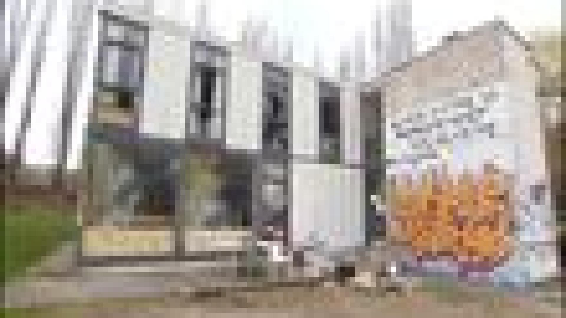 Une pelleteuse pour déloger des squatters !